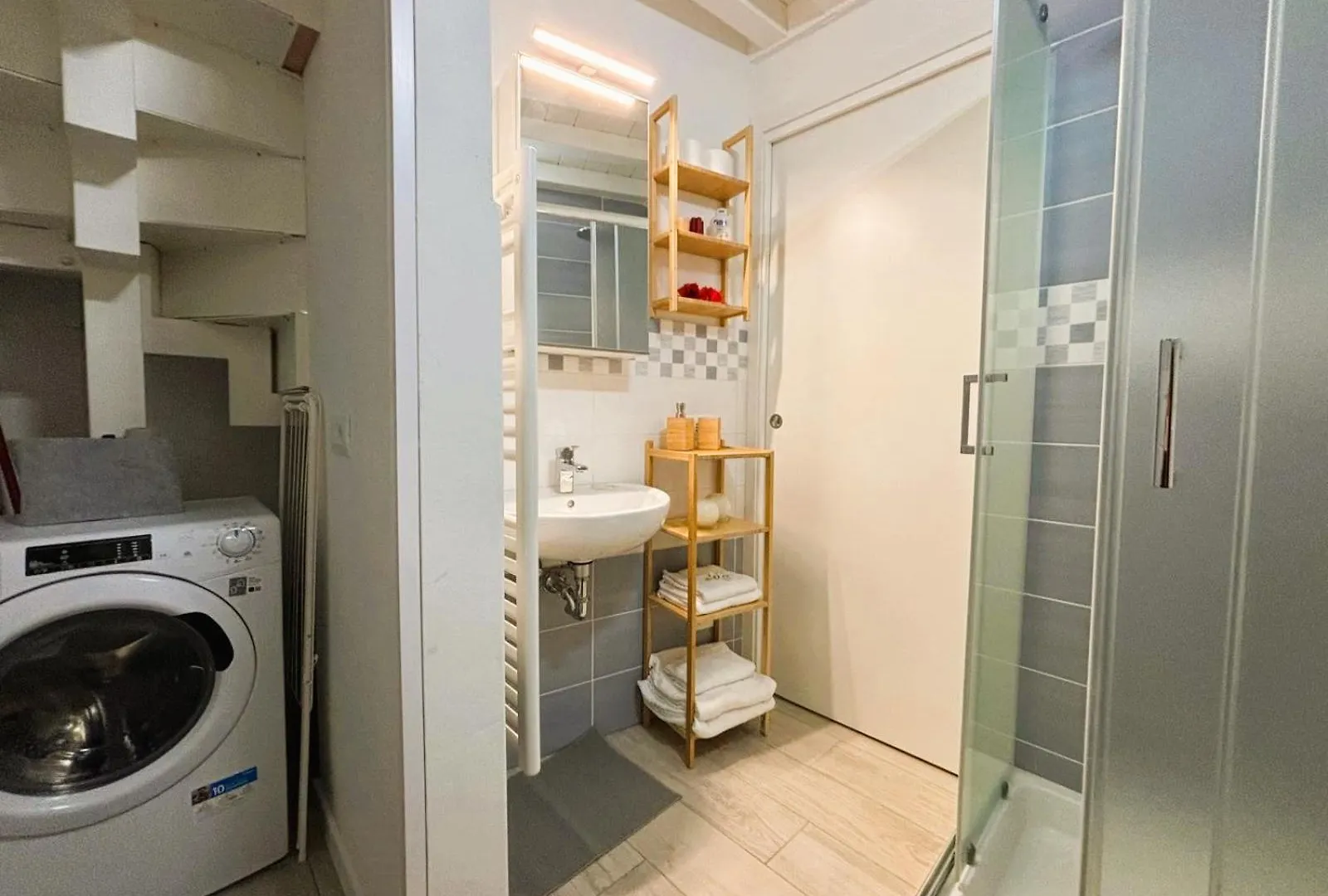Red Lily Apartment Firenze