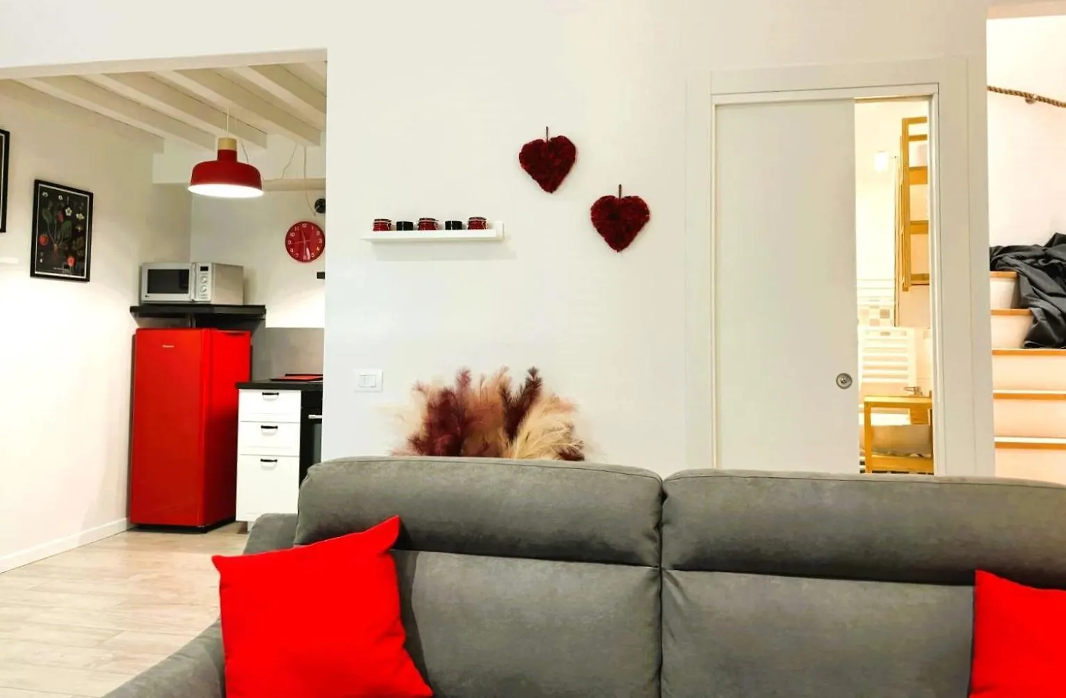 Red Lily Apartment Флоренция Италия