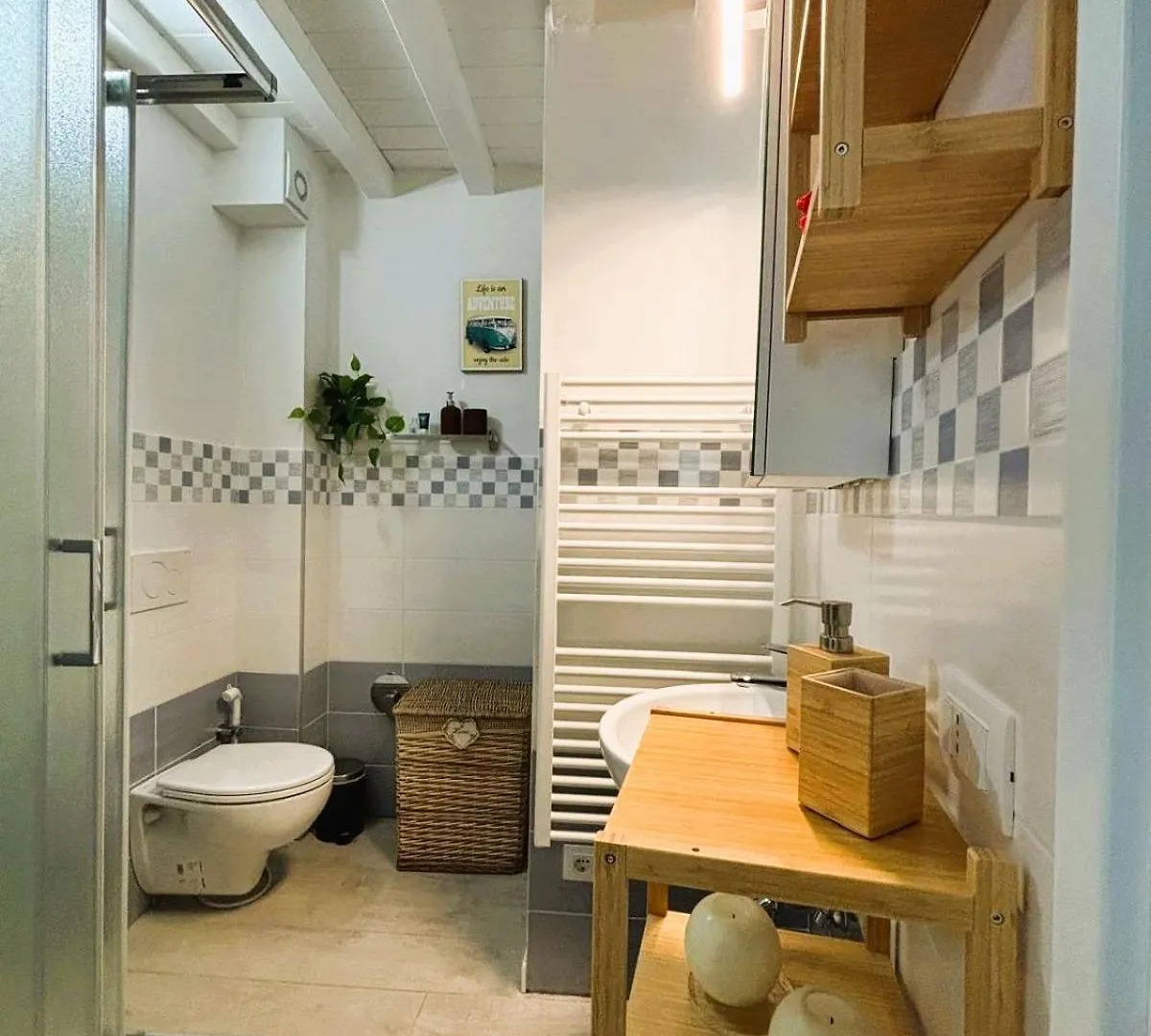 Red Lily Apartment Флоренция Италия