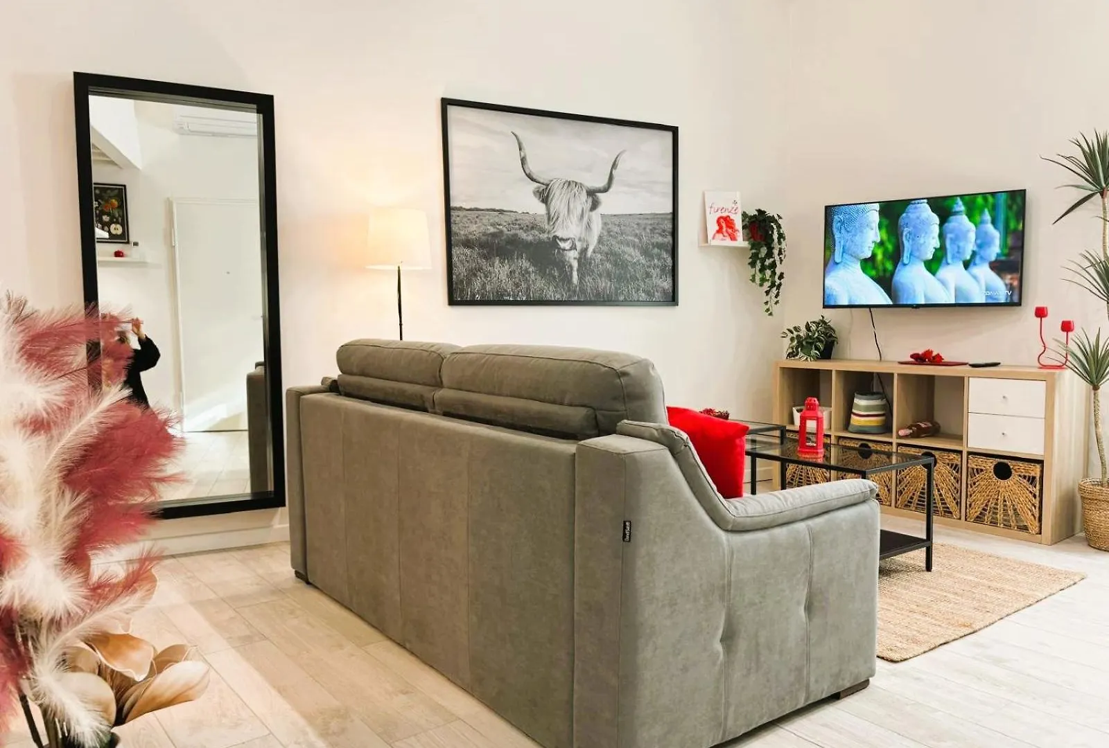 Red Lily Apartment Флоренция
