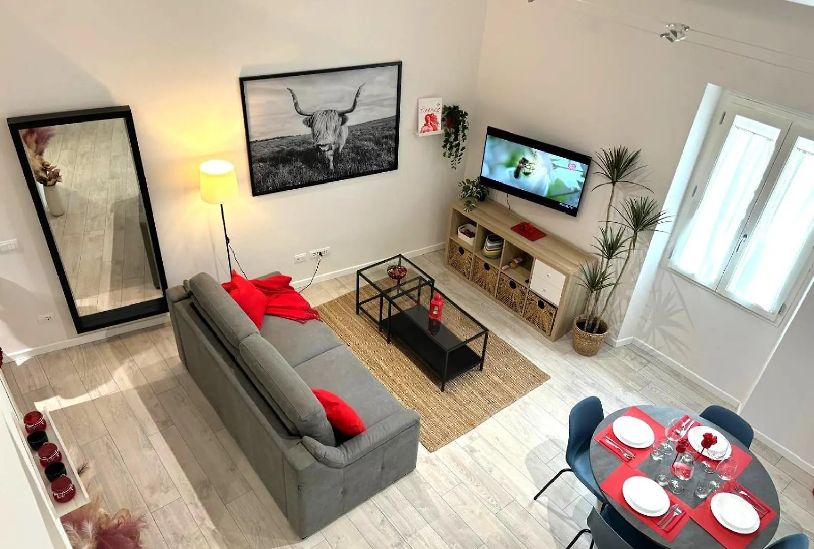 Red Lily Apartment Флоренция