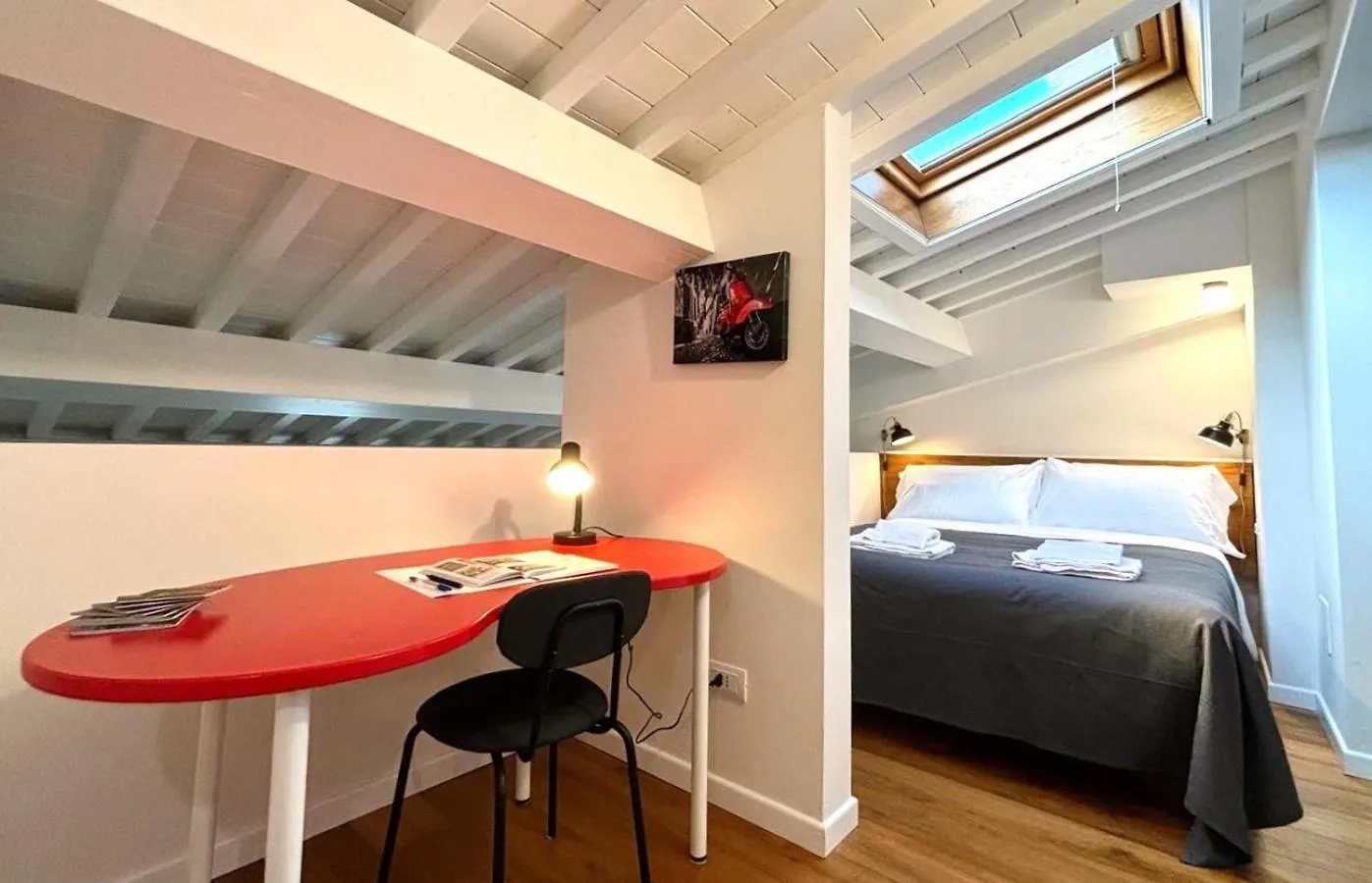 Red Lily Apartment Флоренция