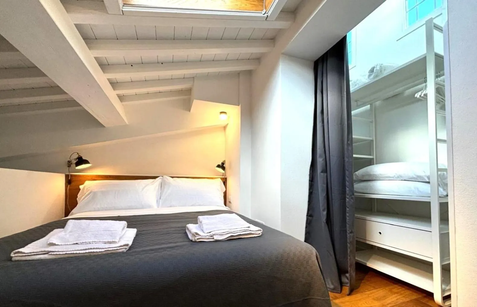 Red Lily Apartment Флоренция